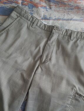 Greg Norman for Tasso Elba Shorts Mens 34 Gray Plaid